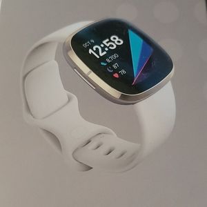 New Fitbit Sense in Soft Gold (NIB)